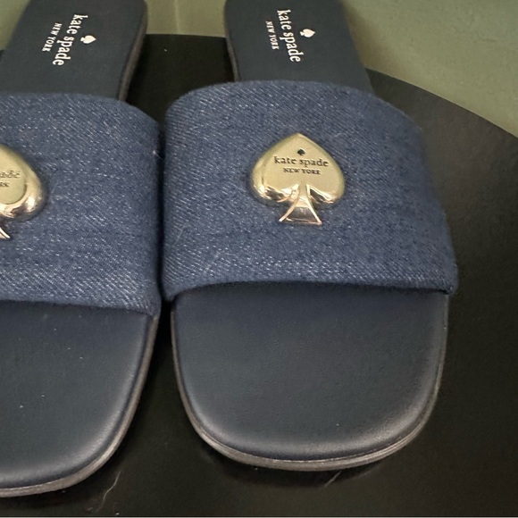 Kate Spade “Kendall” Dark Wash Denim Spade Logo Slide Sandals Size 9.5B - Picture 5 of 8